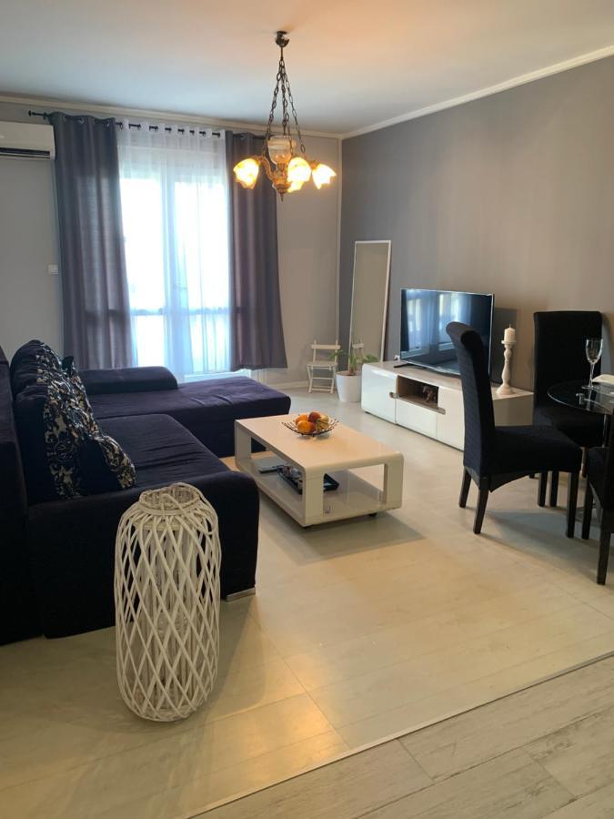 Black Horse Podgorica Luaran gambar
